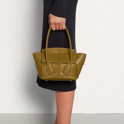 Bottega Veneta 2019 Arco Mini Tote Shoulder Bag,17.5cm - 보테가 베네타 2019 아르코 미니 토트 숄더백, 600606,BVB0524,17.5cm,올리브