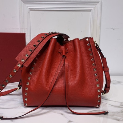 Valentino 2020 Garavani Rockstud Leather Bucket Shoudler Bag,22CM - 발렌티노 2020 가라바니 락스터드 레더 버킷 숄더백, VTB0950,22CM,레드