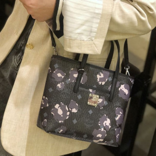 MCM 2020 Anya Mini Tote Shoulder Shopper Bag,19cm - 엠씨엠 2020 여성용 Anya  미니 토트 숄더 쇼퍼백 MCMB0423, 19cm,블랙