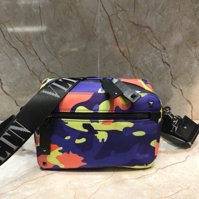 Valentino 2020 Camera Shoulder Bag,22CM - 발렌티노 2020 남여공용 카메라 숄더백, VTB0961,22CM,블루