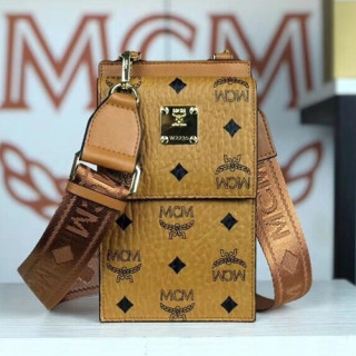 MCM 2020 Visetos Phone Shoulder Bag ,19cm - 엠씨엠 2020 비세토스 여성용 폰 숄더백  MCMB0439,19cm,브라운