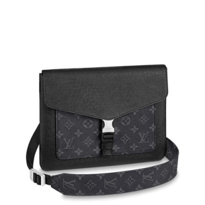 Louis Vuitton 2020 Outdoor Flap Messenger Shoulder Bag,28cm - 루이비통 2020 아웃도어 플랩 메신저 숄더백 M30411,LOUB2018,28cm,블랙
