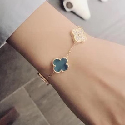 Van Cleef & Arpels  2020 Ladies Bangle - 반클리프 앤아펠 2020 여성용 팔찌 ACC0308.(옐로우골드)