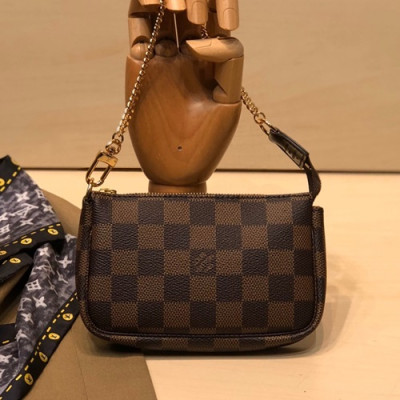 Louis Vuitton 2020 Mini Pochette Accessoires Monogram Clutch Bag / Tote Bag ,15.5cm - 루이비통 2020 미니 포쉐트 악세수아 모노그램 클러치백 / 토트백,M58009, LOUB2147, 15.5cm,브라운