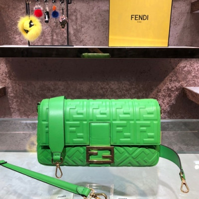 Fendi 2020 Baguette Tote Shoulder Bag, 32cm - 펜디 2020 바게트 토트 숄더백,FENB0572,32cm,그린