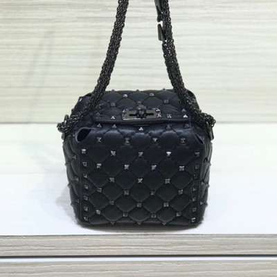 Valentino 2020 Leather Garavani Rockstud Spike Shoudler Bag,15CM - 발렌티노 2020 레더 가라바니 락스터드 스파이크 숄더백,VTB1020,15CM,블랙