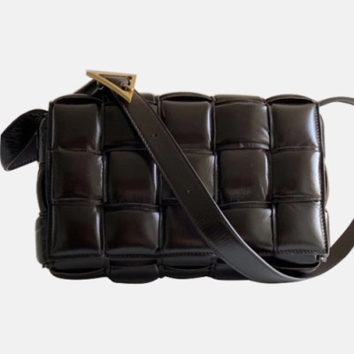 [보테가 베네타] Bottega Veneta 2020 Padded Cassette Bag/Shoulder Bag,25cm  -  보테가 베네타 2020 패드 카세트 백  / 숄더백,BVB0586,25cm,브라운