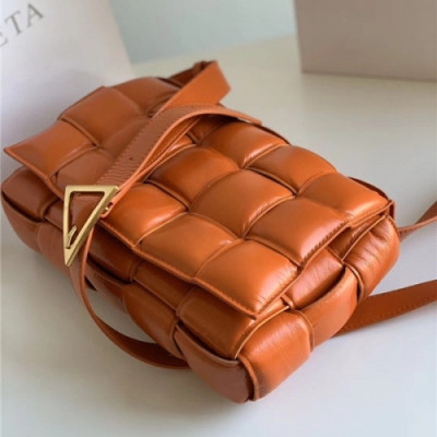 [보테가 베네타] Bottega Veneta 2020 Padded Cassette Bag/Shoulder Bag,25cm  -  보테가 베네타 2020 패드 카세트 백  / 숄더백,BVB0588,25cm,오렌지