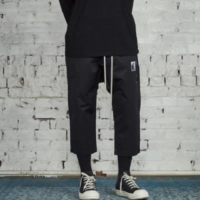 [릭오웬스]Rick Owens 2020 Mens Logo Casual Half Pants - 릭오웬스 2020 남성 로고 캐쥬얼 반바지 Ric0065x.Size(s - l).블랙