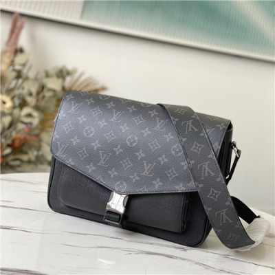 [루이비통]Louis Vuitton 2021 Men's Taigarama Messenger  Bag/Cross Bag,29cm,M30745,LOUB2322 - 루이비통 2021 남성용 레더 메신저백/크로스백,29cm,블랙