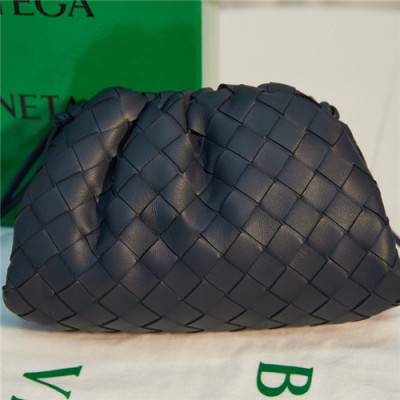 [보테가베네타]Bottega Veneta 2021 Women's Leather Pouch,22cm,BVB0632 - 보테가베네타 2021 여성용 레더 파우치,22cm,블랙