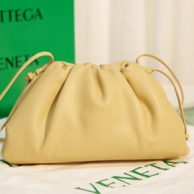 [보테가베네타]Bottega Veneta 2021 Women's Leather Pouch,22cm,BVB0638 - 보테가베네타 2021 여성용 레더 파우치,22cm,옐로우