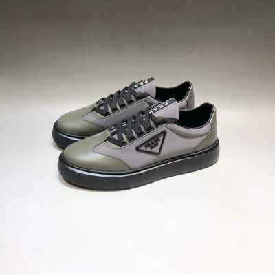 프라다 남성 클래식 그레이 스니커즈 - Mens Gray Sneakers - pra02759x