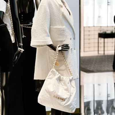 샤넬 여성 트렌디 화이트 22백 - Chanel Womens White 22Bag - ch15x