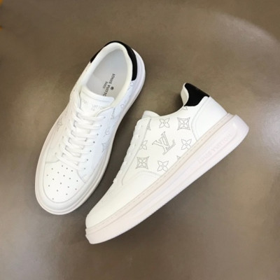 루이비통 남성 블랙탭 스니커즈 - Louis vuitton Mens Black Sneakers - lv617x