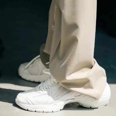지방시 남성 화이트 스니커즈 - Givenchy Mens White Sneakers - gi214x