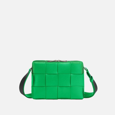 보테가베네타 남성 카프스킨 카세트 카메라백 【매장-340만원대】 - Bottega Veneta Mens Green Cross Bag - bv134x